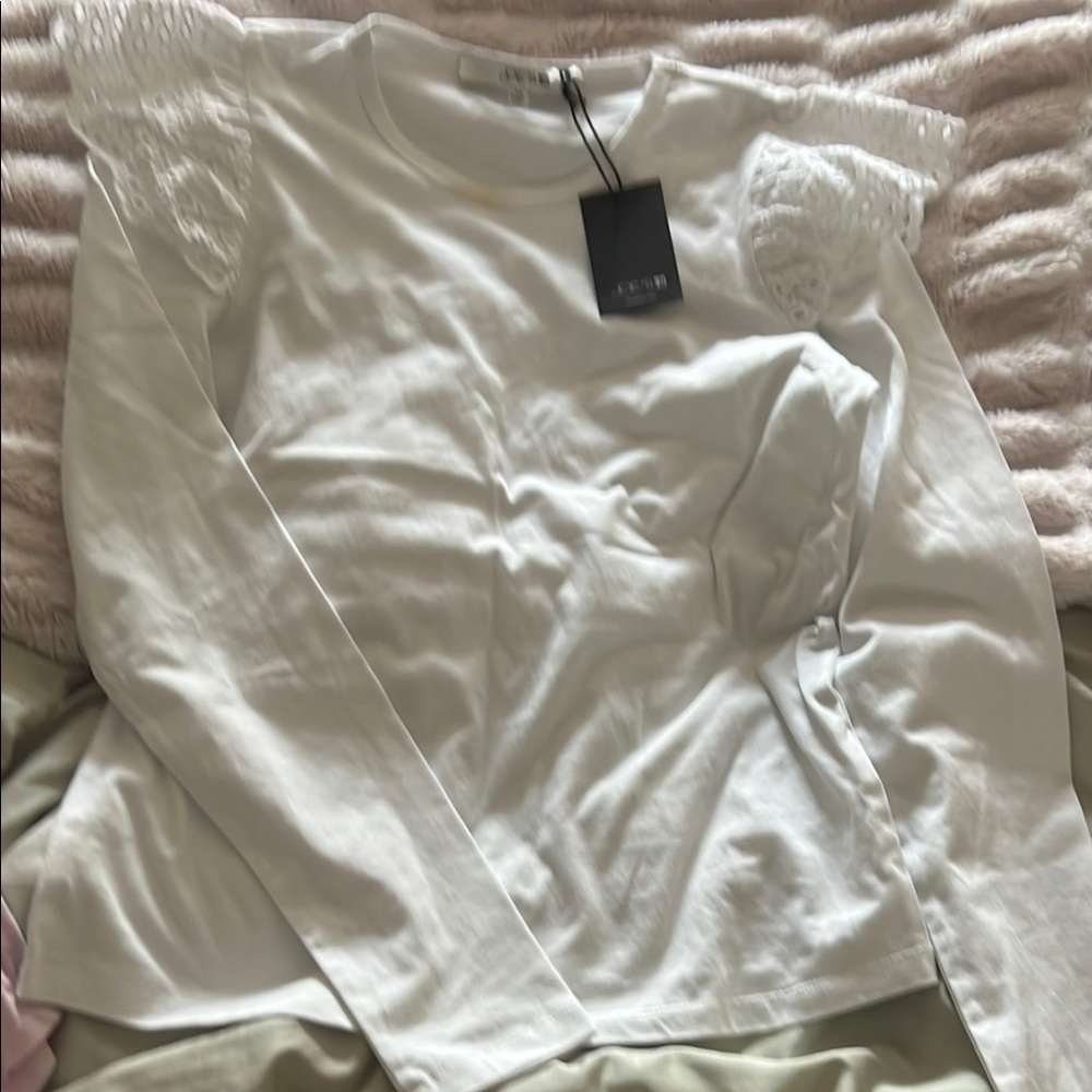 Joes White Ruffled Blouse